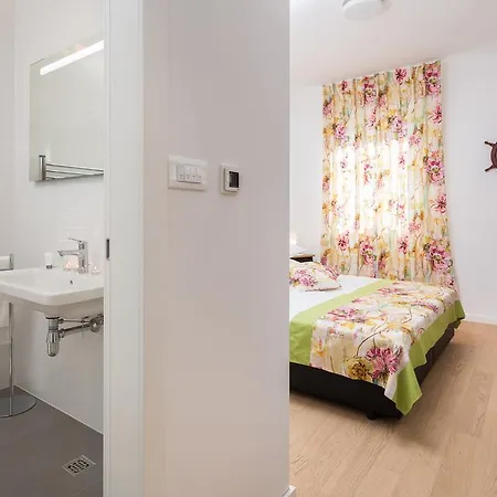 Bepo With Balcony - Free Parking Split